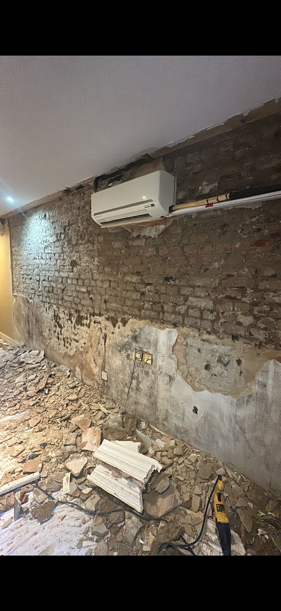 Professional wall plastering and rendering services London